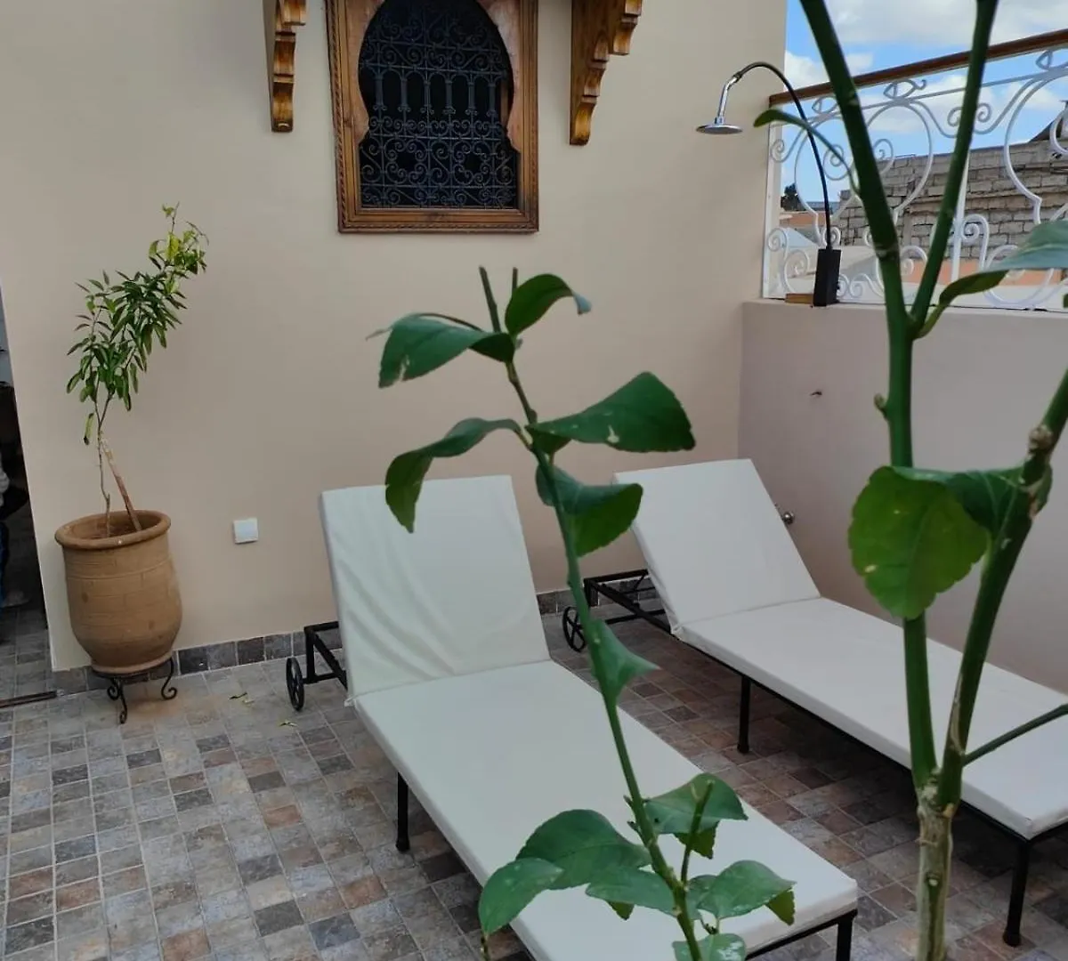 Dar Manzakin location